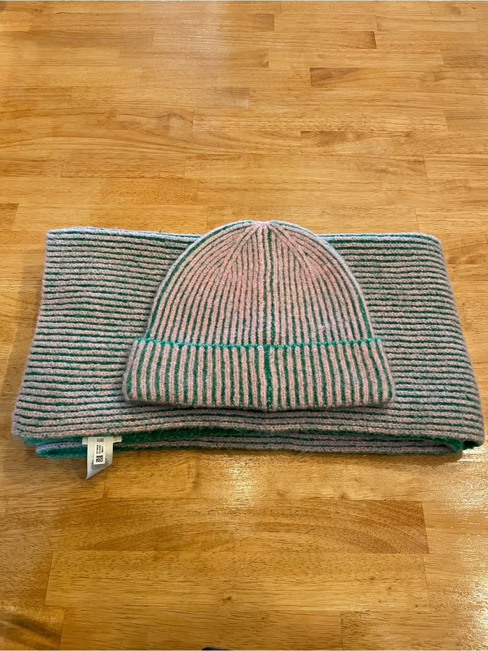 Aerie Pink and Green Hat and Scarf Set